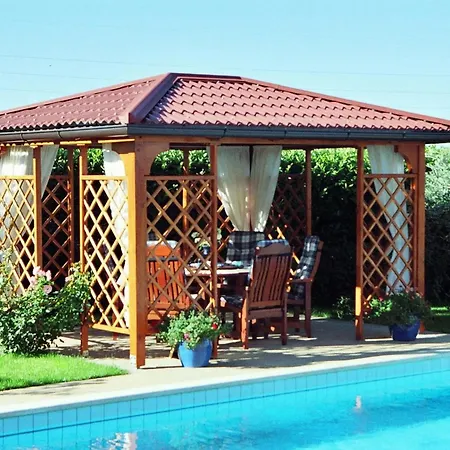 Charming In With Private Pool *