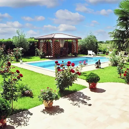 Charming In With Private Pool Willa Umag