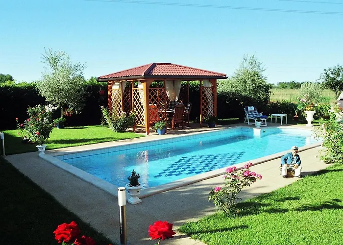 Villa Charming In With Private Pool *