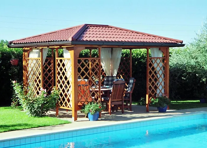 Charming In With Private Pool *