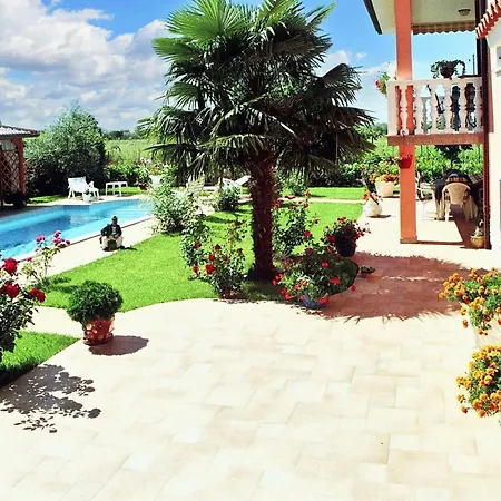 Charming In With Private Pool * Umag