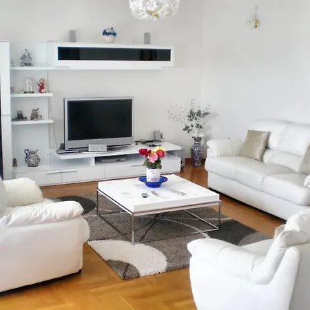 Charming In With Private Pool Villa Umag