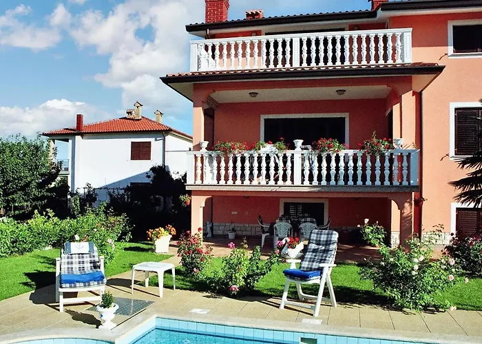 Charming In With Private Pool