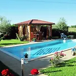 Βίλα Charming In With Private Pool *