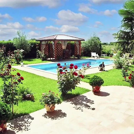 Charming In With Private Pool Villa Umag